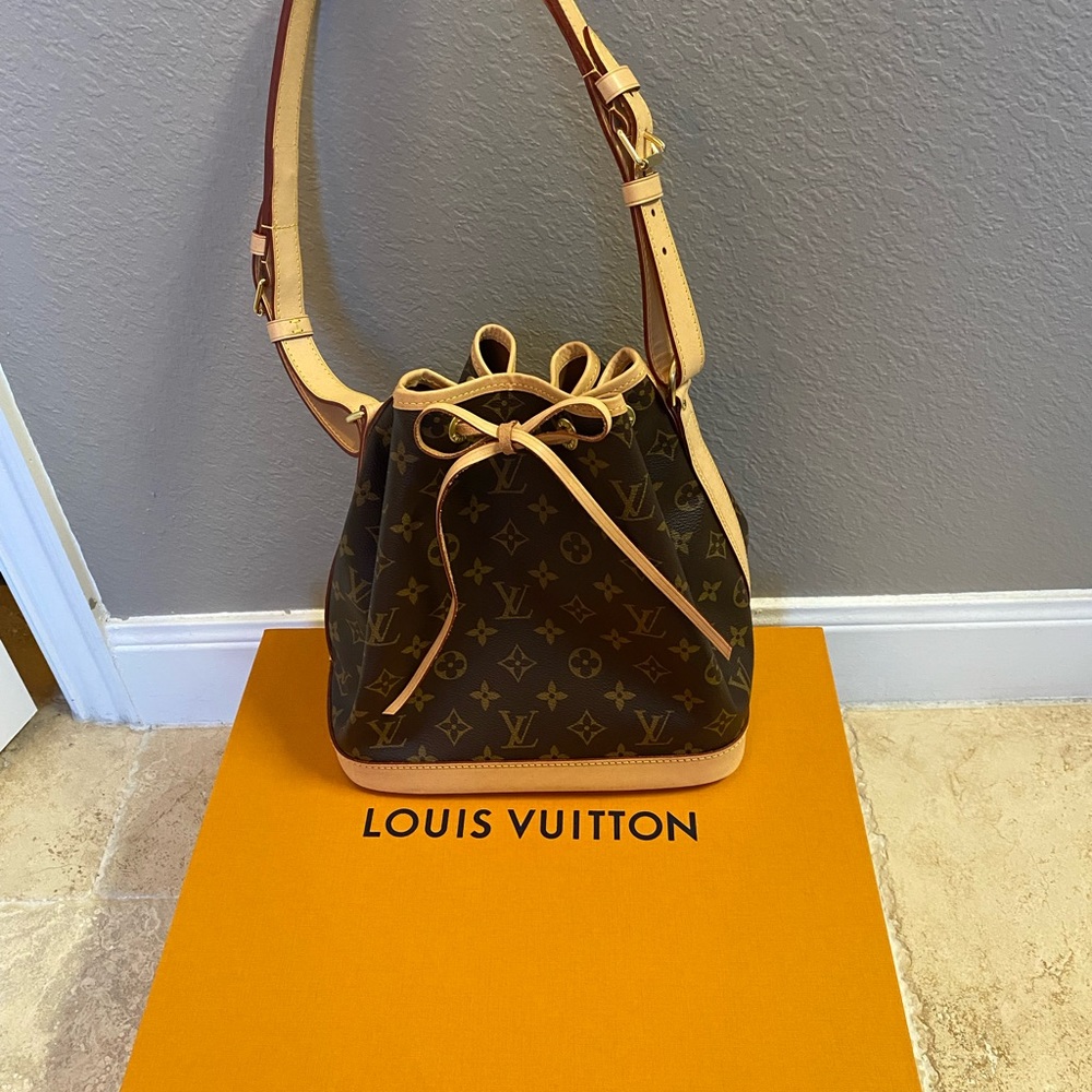 New Louis Vuitton Petit Noe Handbag